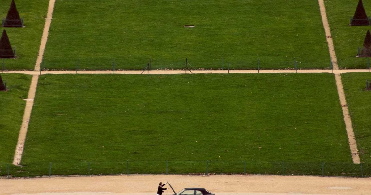 The Strange Case of the Vanishing Hitchhiker